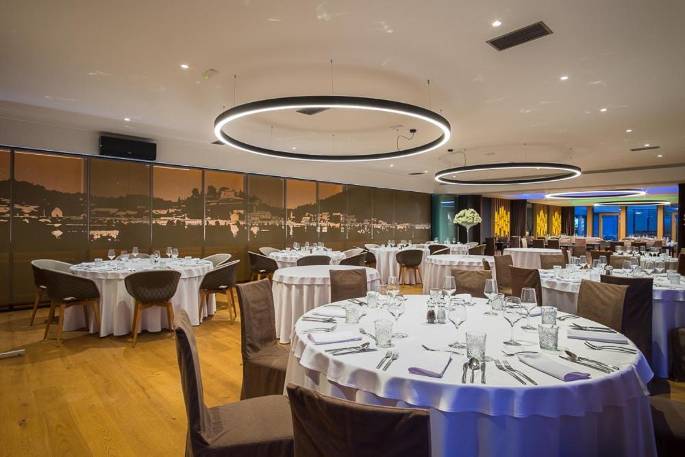 Hotel Ajdovec Sevnica Ngoại thất bức ảnh